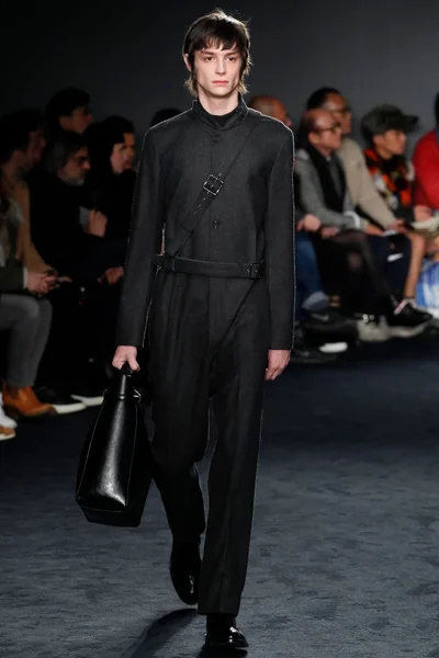 Look 14